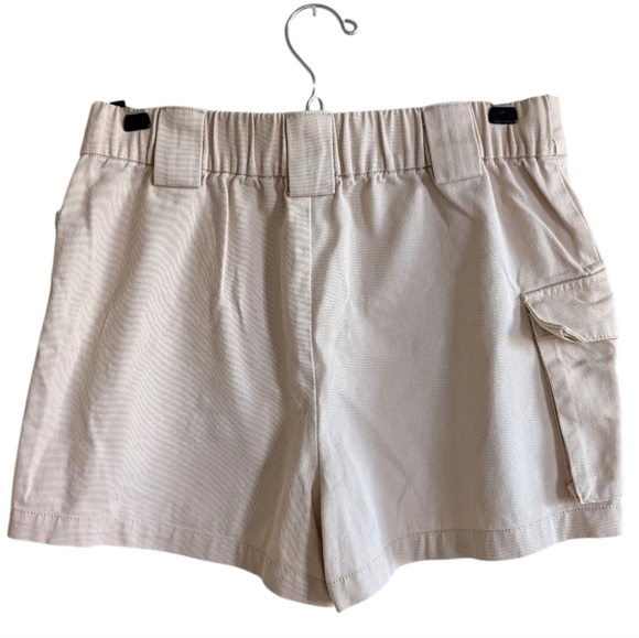 Aritzia TNA Unbelted Cargo Short Womens M Flax Beige High Waisted Utility Pocket - Picture 4 of 11